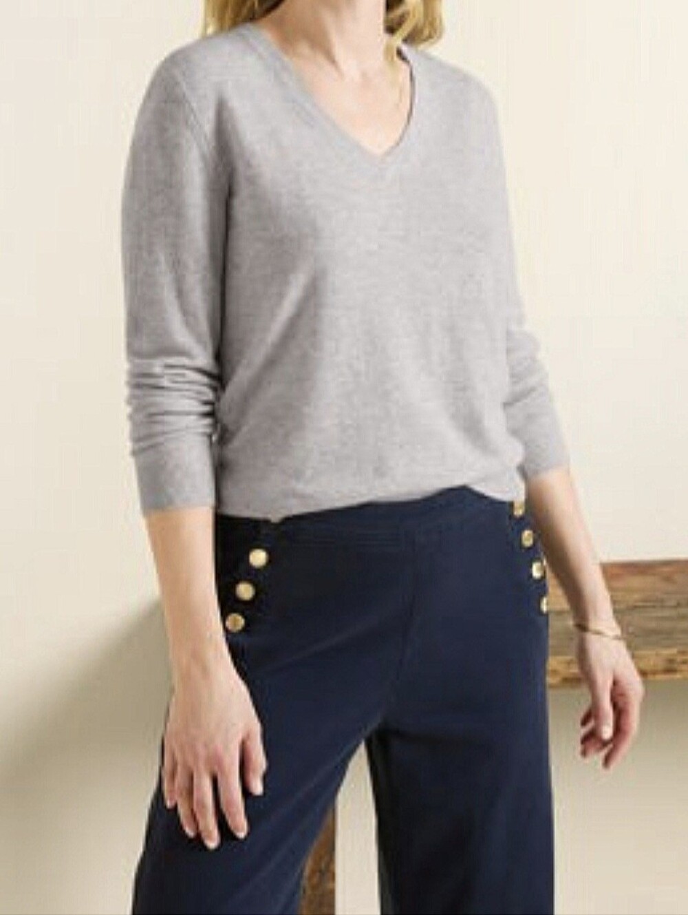 Garnet Hill Gray Essential Cashmere V-neck Sweater Comfy Fall Travel Winter Work